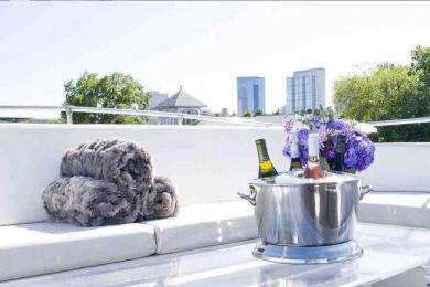 Adelines-Sea-Moose-private-dockside-dining-pampering