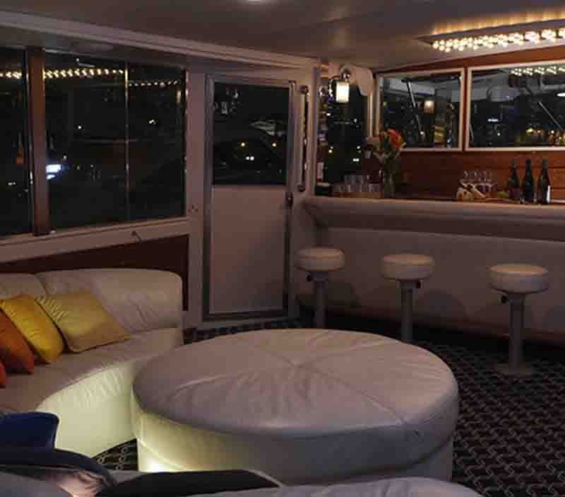 Chicago Fireworks Dinner Cruise and Onboard Overnight Stay| Adelines Sea Moose