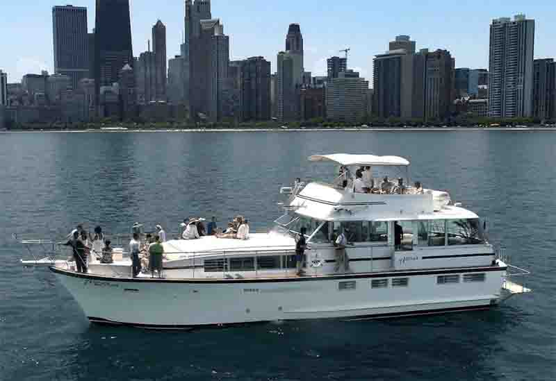 30 person boat rental in Chicago party cruise| Adelines Sea Moose