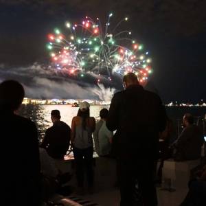 Private Yacht Rentals in Chicago During the Navy Pier Fireworks