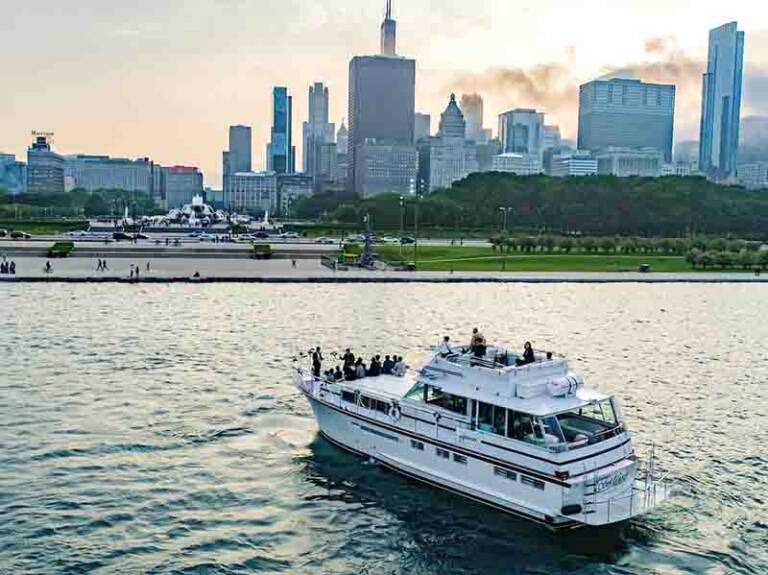 chicago lake michigan yacht rental