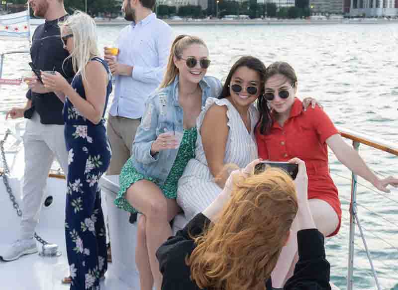 Celebrate Your 30th Birthday with a Chicago Party Yacht