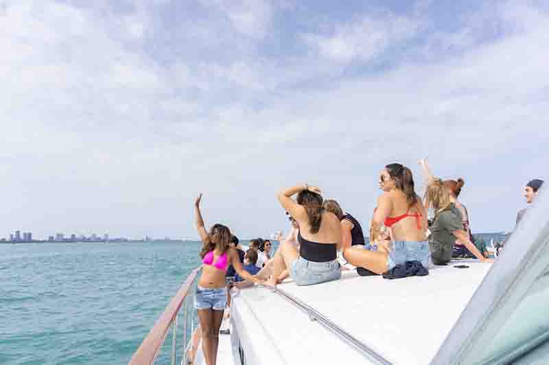 The best Chicago party boat booze cruise for Bachelorette and bachelor parties| Adelines Sea Moose