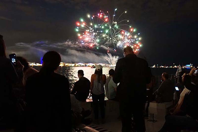 Adelines Sea Moose Navy Pier Fireworks Shows Charters | Adelines Sea Moose Adelines Sea Moose Navy Pier Fireworks Shows Charters| Adelines Sea Moose