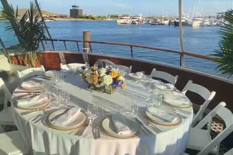 Dinner Parties on a Yacht in Chicago