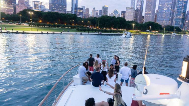 Luxury yacht rentals in Chicago