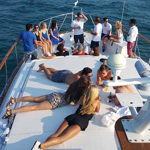 Yacht rental Chicago Adelines Sea Moose
