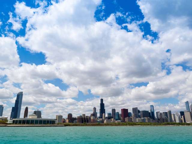 Windy City Wonders: Museum Campus & Yacht Charter